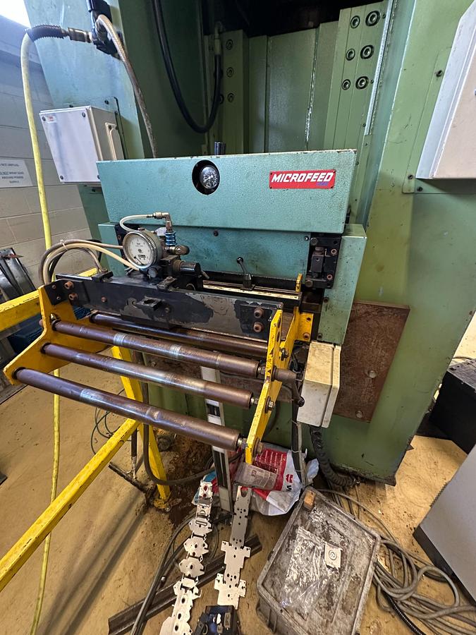 Used 1983 Fritz Müller SDZ 250.6.2 250 Ton Hydraulic Press with Dimeco Coil Line