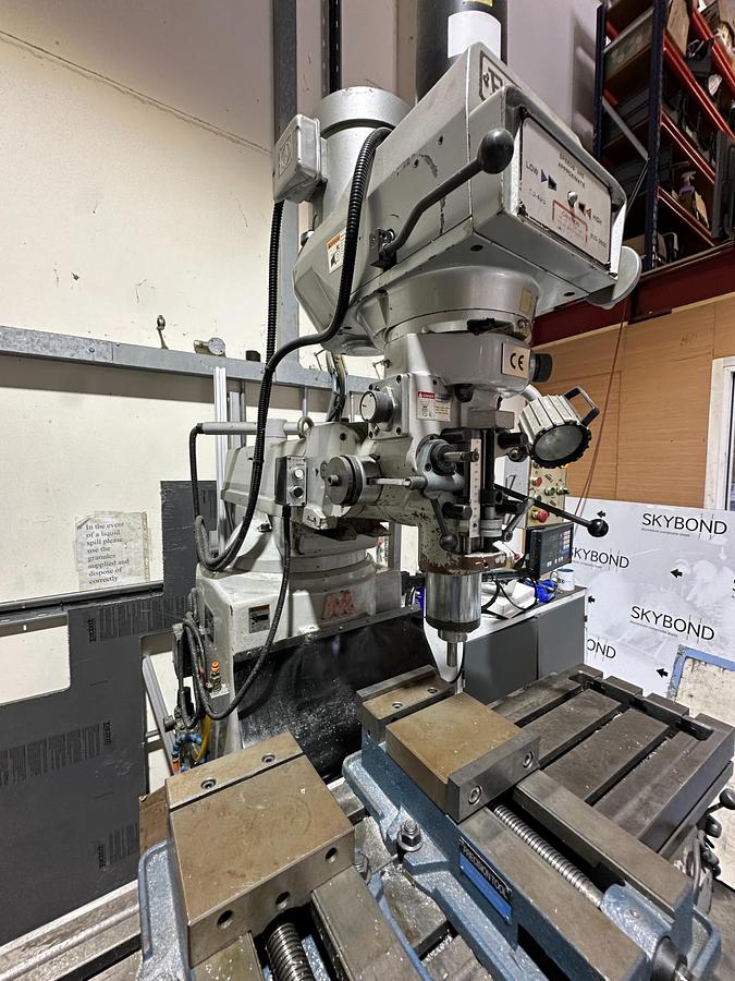 Used 1999 Extron K3V Manual Milling Machine for Sale Ireland | Newall DRO