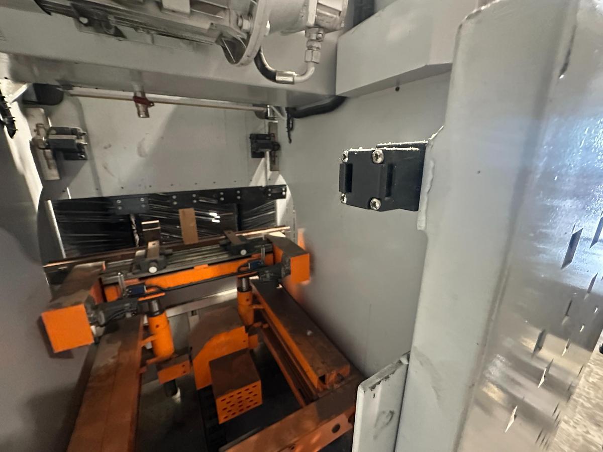 Used Used 2016 Ermaksan Speed-Bend Pro 1270 x 40 CNC Press Brake | 6 Axis