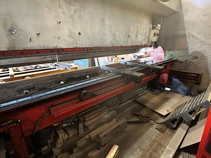 Used 1999 Edwards Pearson PR10 200/4100 CNC Pressbrake