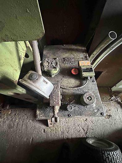 Used 2002 OMCN 100T Hydraulic Press