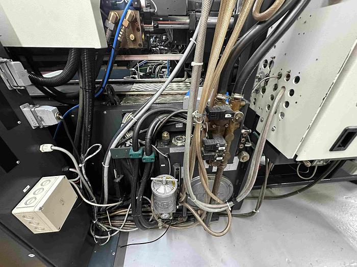 Used 2005 Demag System 60/420-80 Injection Moulding Machine