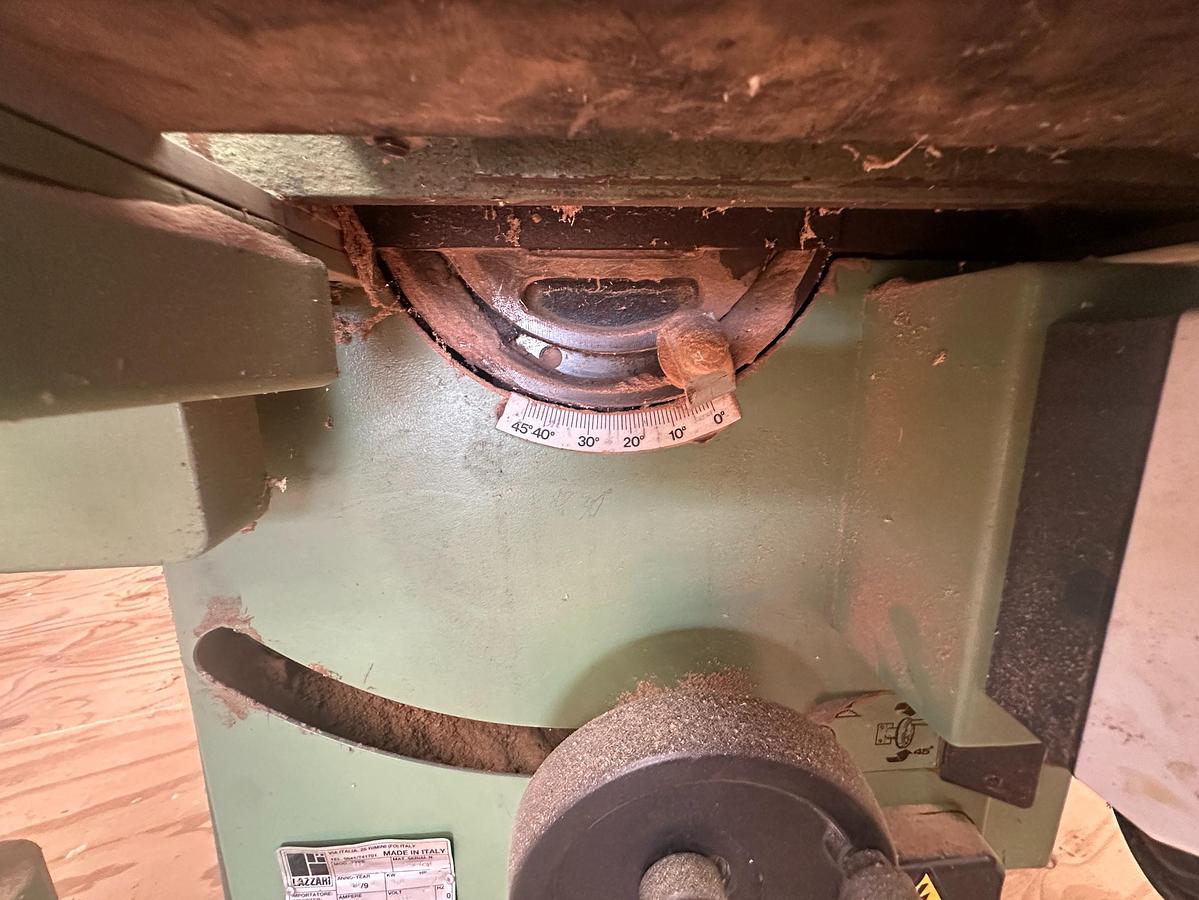 Used 1994 Lazzari CS4 Table Saw with W2500 Sliding Carraige