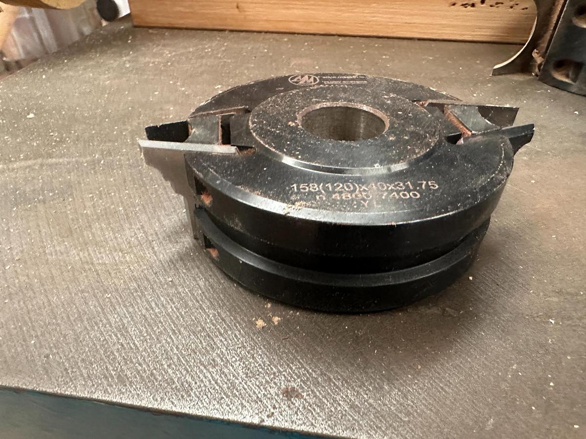 Used 2005 Griggio T220 Spindle Moulder with Comatic AF/34 Feeder