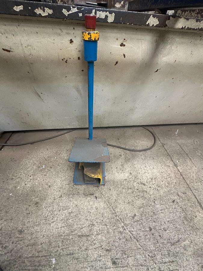 Used 1998 Jordi CH 3050 x 10 Hydraulic Guillotine