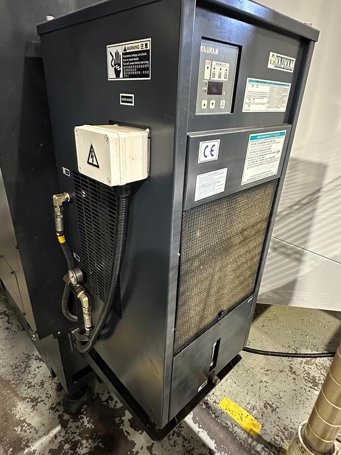 Used 2012 Doosan DNM 500 CNC Machining Centre | Fanuc | 12,000 RPM | BT40