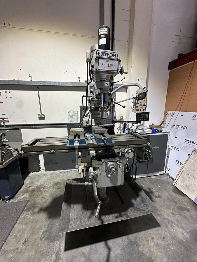 Used 1999 Extron K3V Manual Milling Machine for Sale Ireland | Newall DRO