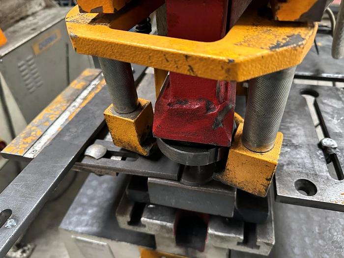 Used Sahinler HKM 60 Ironworker