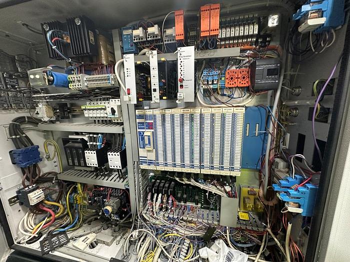 Used 1998 Demag ERGOtech System 1100-200 Injection Moulding Machine