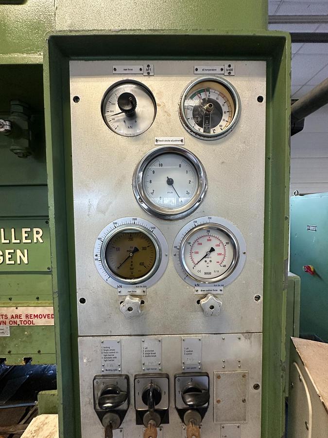 Used 1983 Fritz Müller SDZ 250.6.2 250 Ton Hydraulic Press with Dimeco Coil Line