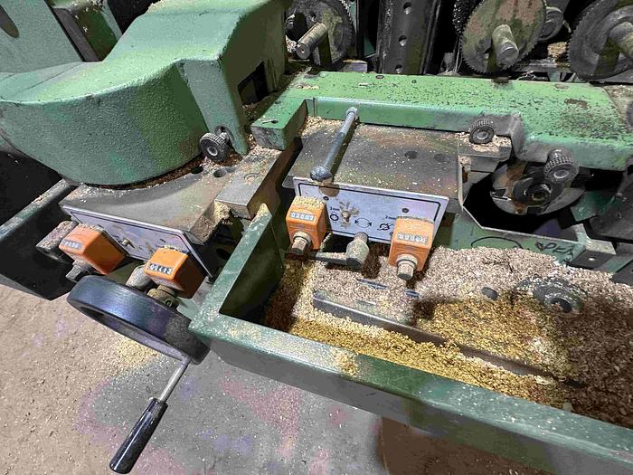 Used 1996 Guilliet KXR Moulder