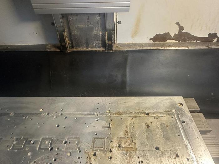 Used 2004 Bridgeport  VMC1000/22 Vertical Machining Centre