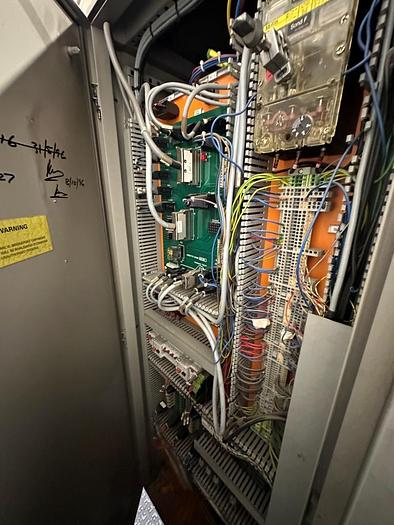 Used 1993 Bridgeport VMC 760/22 Vertical Machining Centre