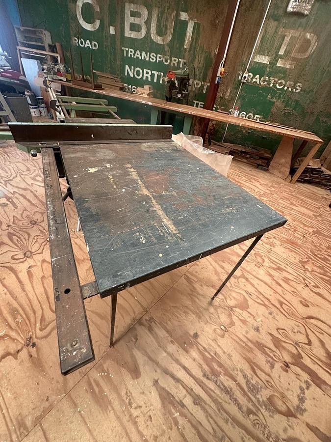 Used 1994 Lazzari CS4 Table Saw with W2500 Sliding Carraige