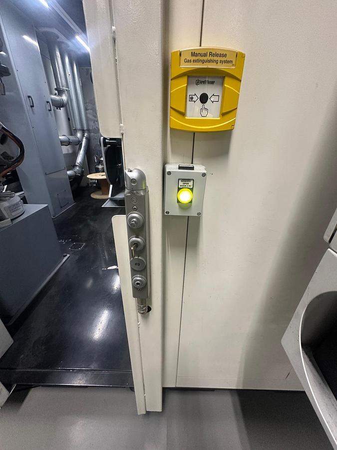 Used 2015 Intec Robotic Solutions Robotic Linish and Polish Machine