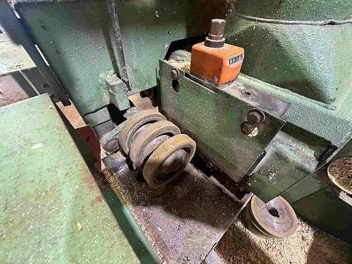 Used 1996 Guilliet KXR Moulder