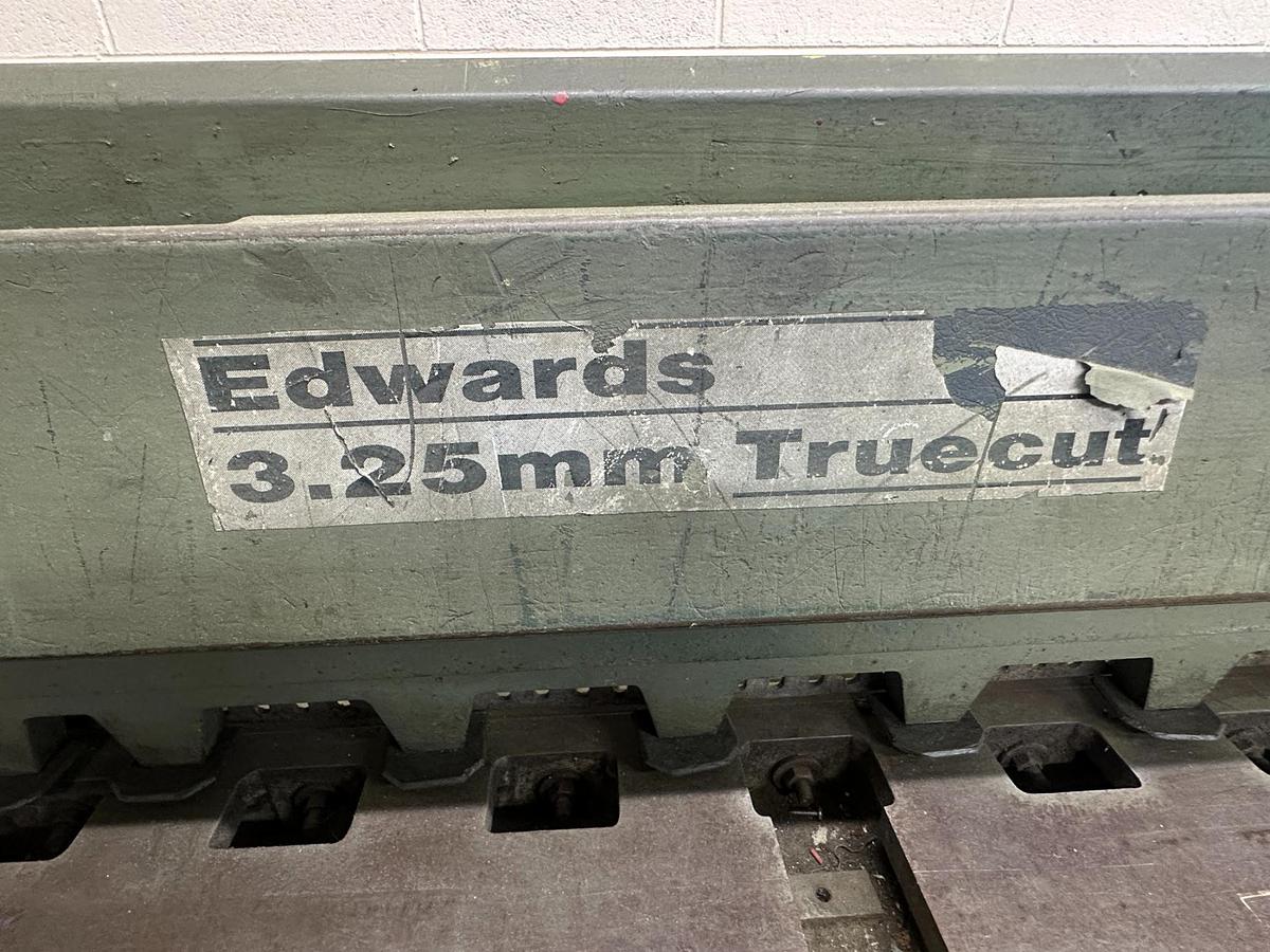 Used Edwards 3.25/2500 DD Mechanical Guillotine Shears for Sale 