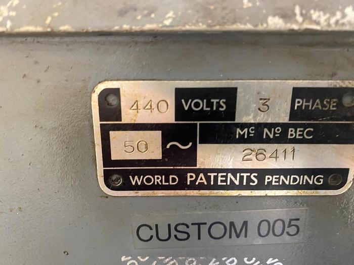 Used Elliott Omnispeed 2500 Manual Lathe