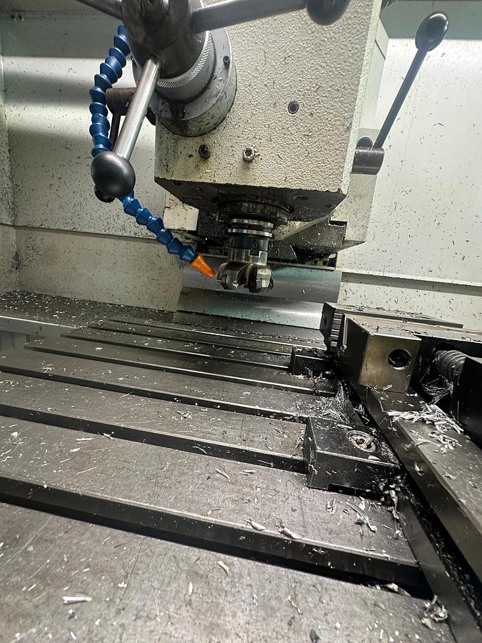 Used 1996 Mikron UME 600 CNC Milling Machine for Sale