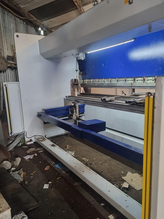 Used 2021 MVD A175-3700 Hydraulic Pressbrake – ESA S660W Graphic CNC Control