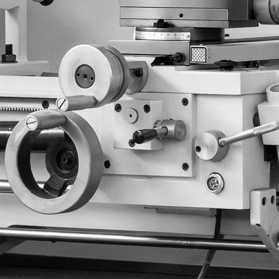 Cormak 360 x 1000 Plus Universal Lathe