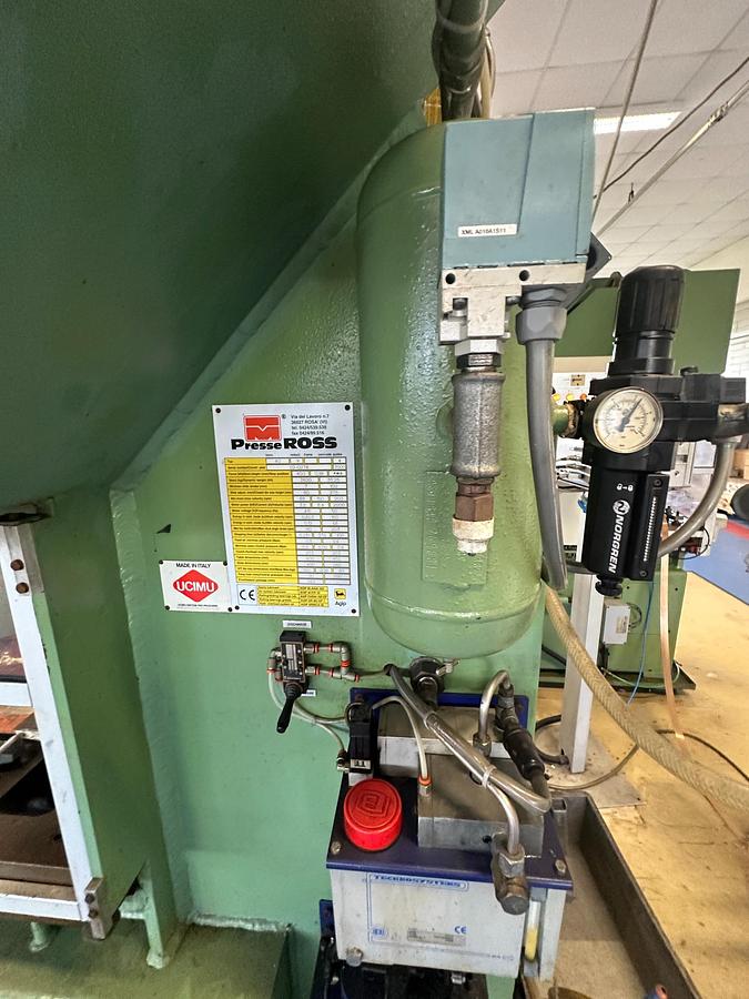 Used 2000 Presse Ross 40V-4 40 Ton Mechanical Press with Soprem Decoiler