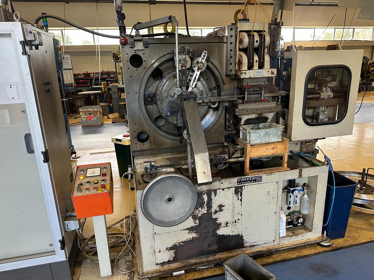 Used 1987 Finzer ZUB 250 Multislide Machine | 250kN 6 Slide