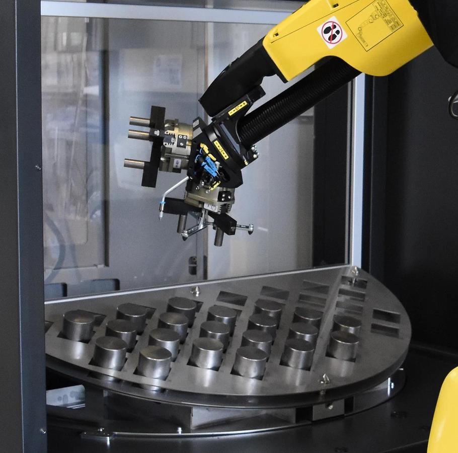 Halter Universal Compact 12 Loading Robot