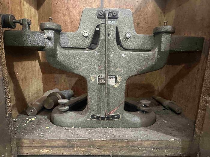 Used Jones & Shipman 1311 EIT Cylindrical Grinder
