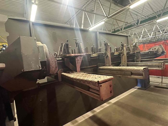 Used 2018 Yaskawa RM2-2000 Welding Cell