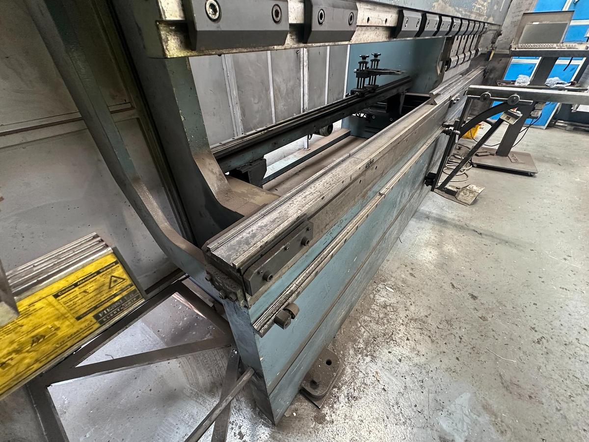Used 2012 Durma AD-R 37175 CNC Press Brake 175 Ton 3700mm for Sale | Used Machine Tools Ireland