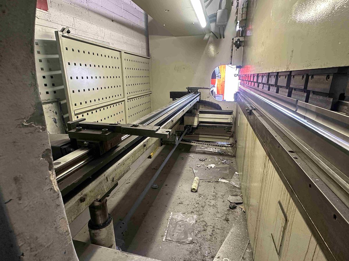 Used Used 2005 Durma HAPCNC 35160 CNC Pressbrake – 160T x 3.5m with Cybelec ModEva 10 Control | Euro Tooling | Ireland