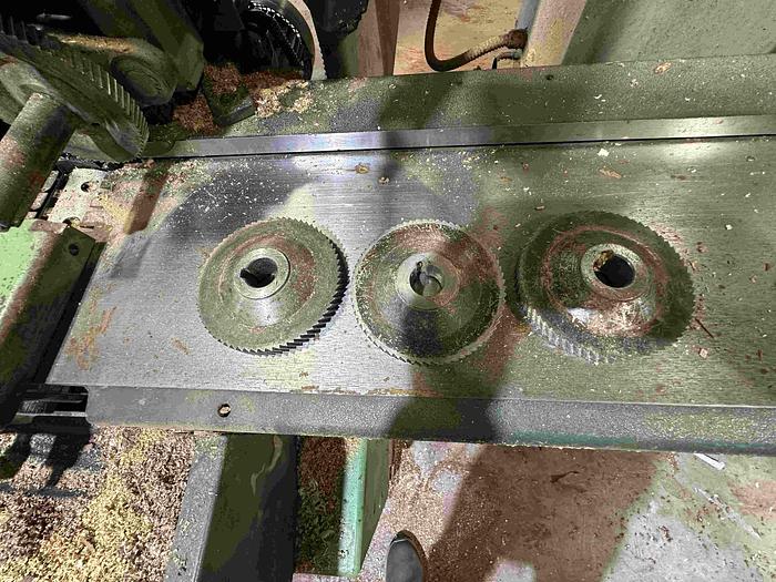 Used 1996 Guilliet KXR Moulder