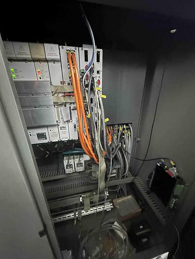 Used 2002 Deckel Maho DMU80T 5 Axis Machining Centre