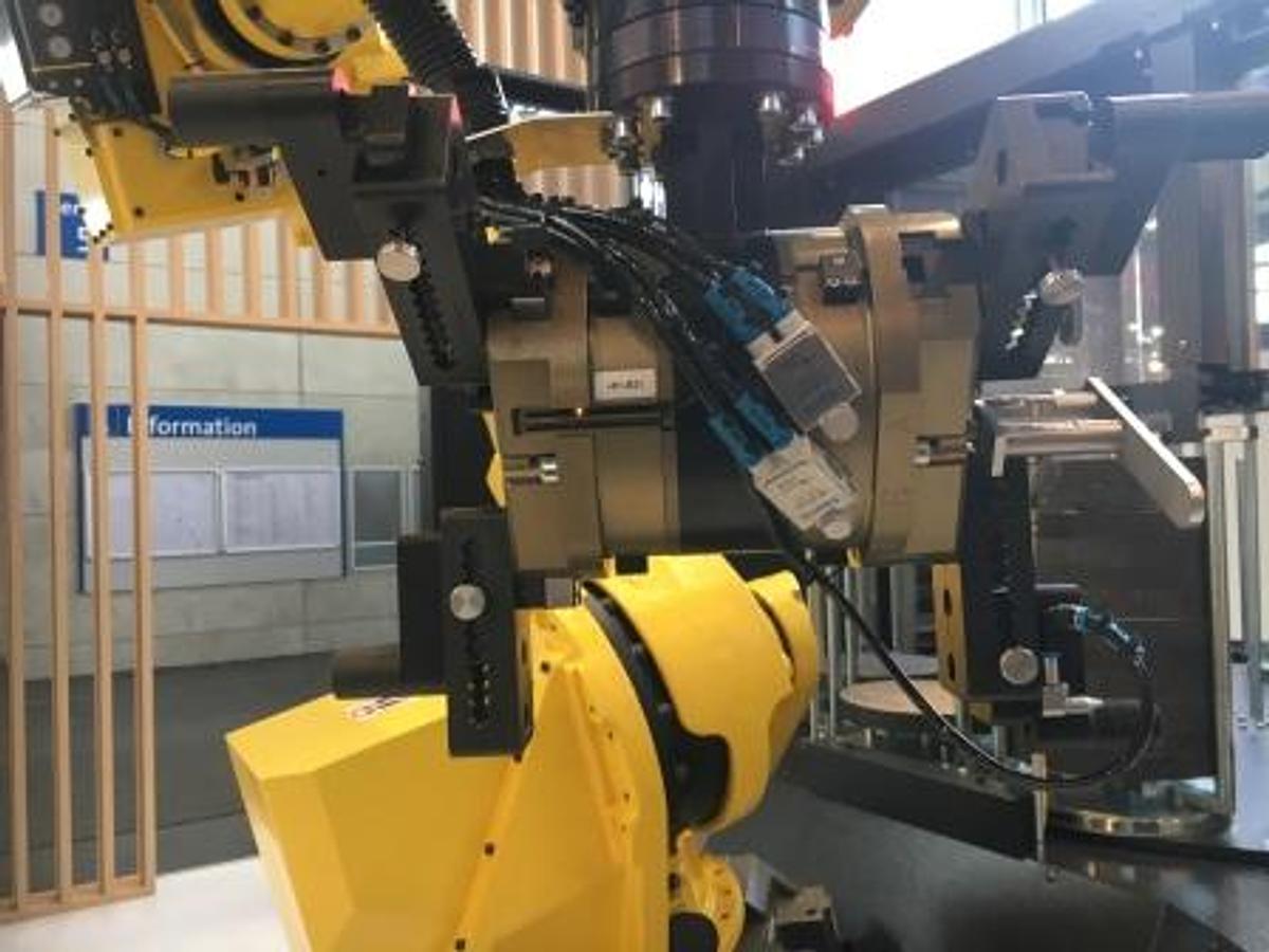 Halter LoadAssistant MillStacker BIG 70 Loading Robot