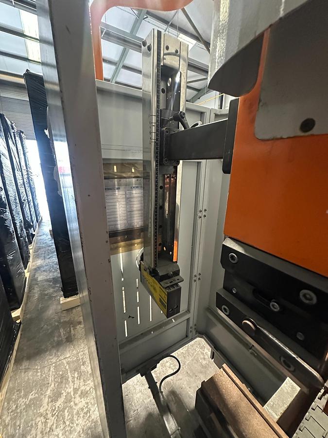 Used Used 2016 Ermaksan Speed-Bend Pro 1270 x 40 CNC Press Brake | 6 Axis