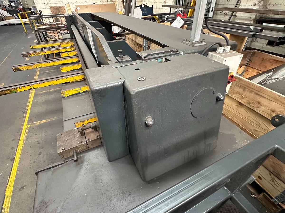 Used Keetona 2.5m x 3mm Mechanical Guillotine