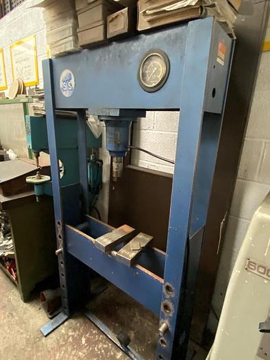Used Stenhoj 25T Hydraulic Press