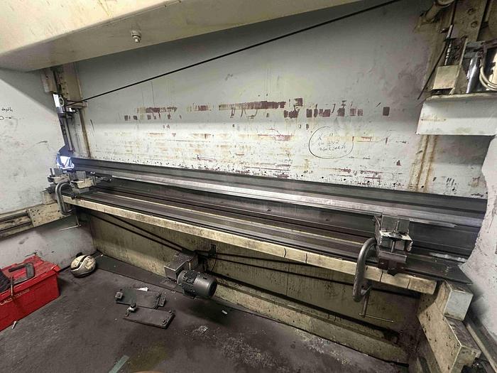 Used LVD 4m x 135T CNC Pressbrake