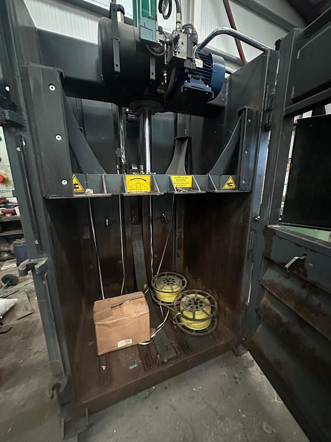 Used 2005 Zingerle C2000 Compactor