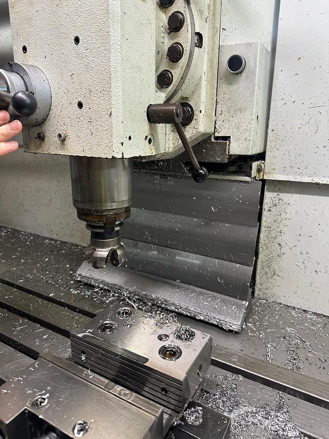 Used 1996 Mikron UME 600 CNC Milling Machine for Sale