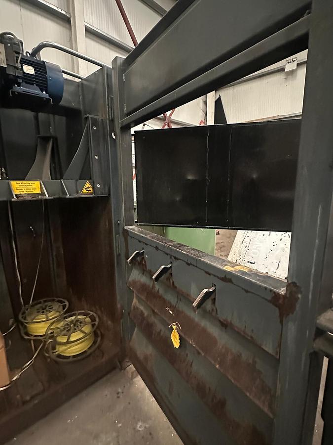 Used 2005 Zingerle C2000 Compactor