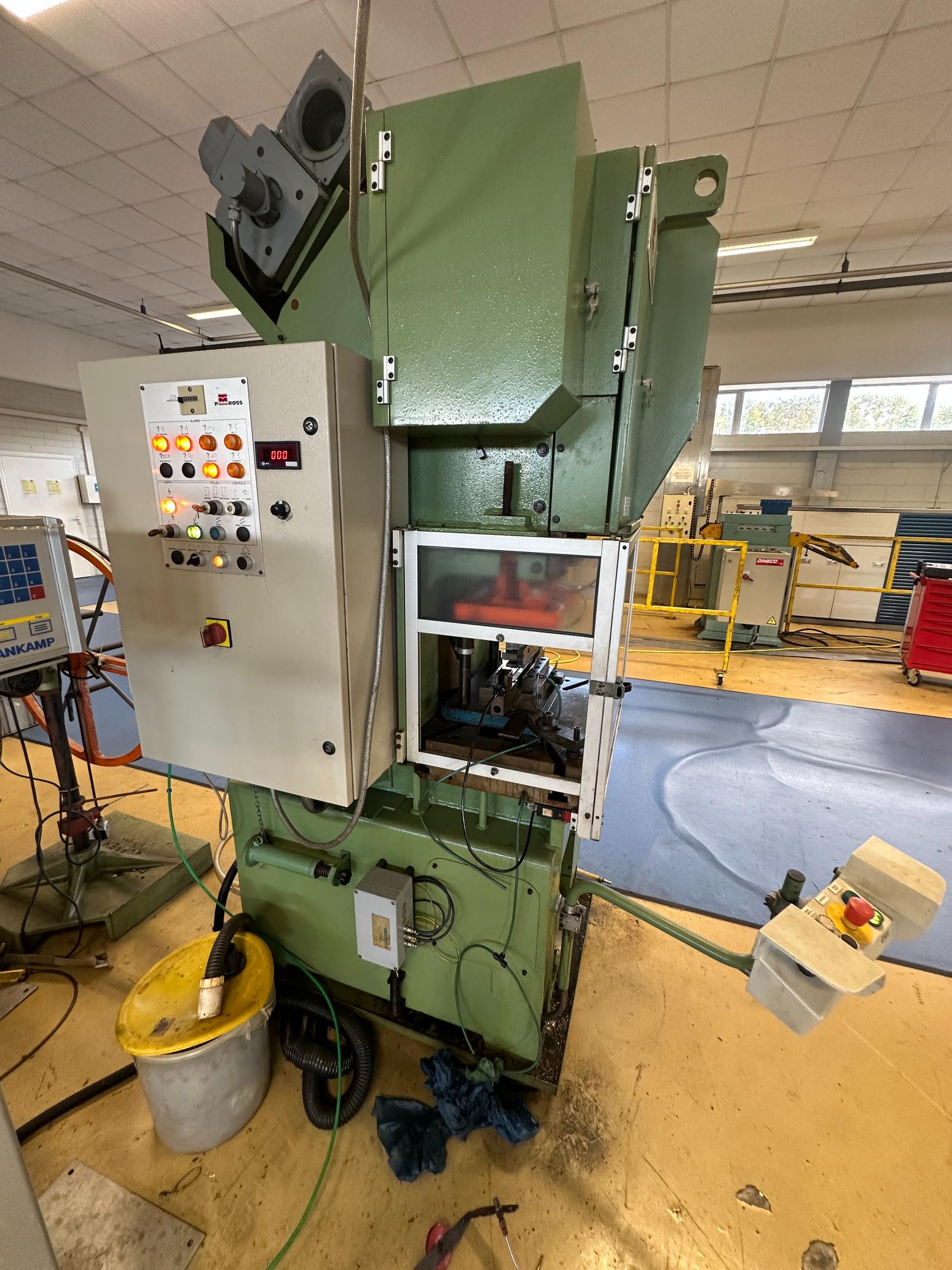 Used 2001 Presse Ross 40V-4 40 Ton Mechanical Press for Sale