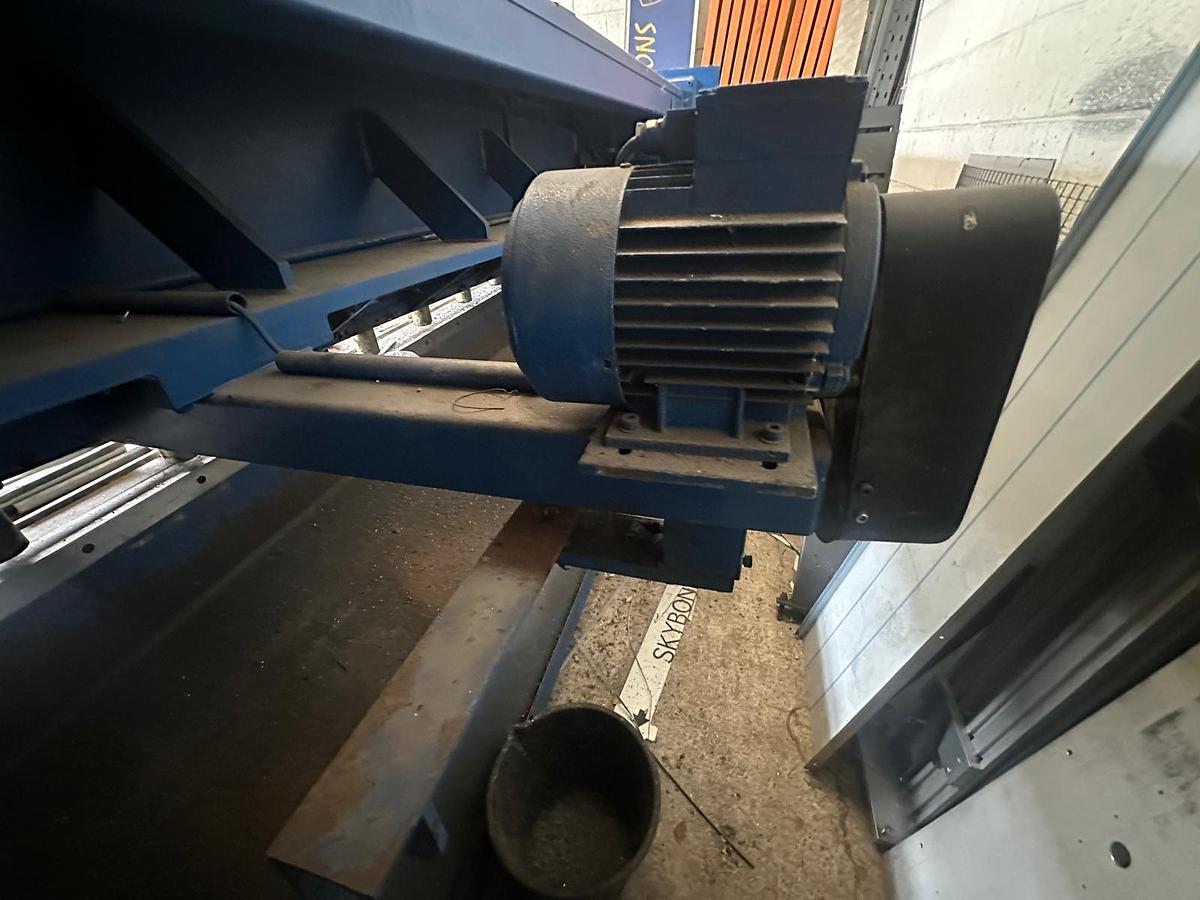 Used 1994 Haco TS0 3 x 6 Guillotine Shear