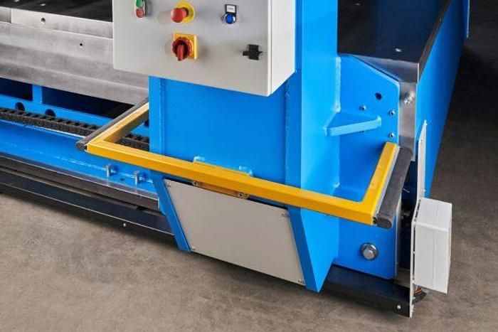 Hidrogarne TL-300/NC Mobile Gantry Hydraulic Presses With Movable Head