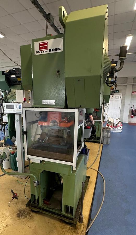 Used 2001 Presse Ross 40V-4 40 Ton Mechanical Press for Sale