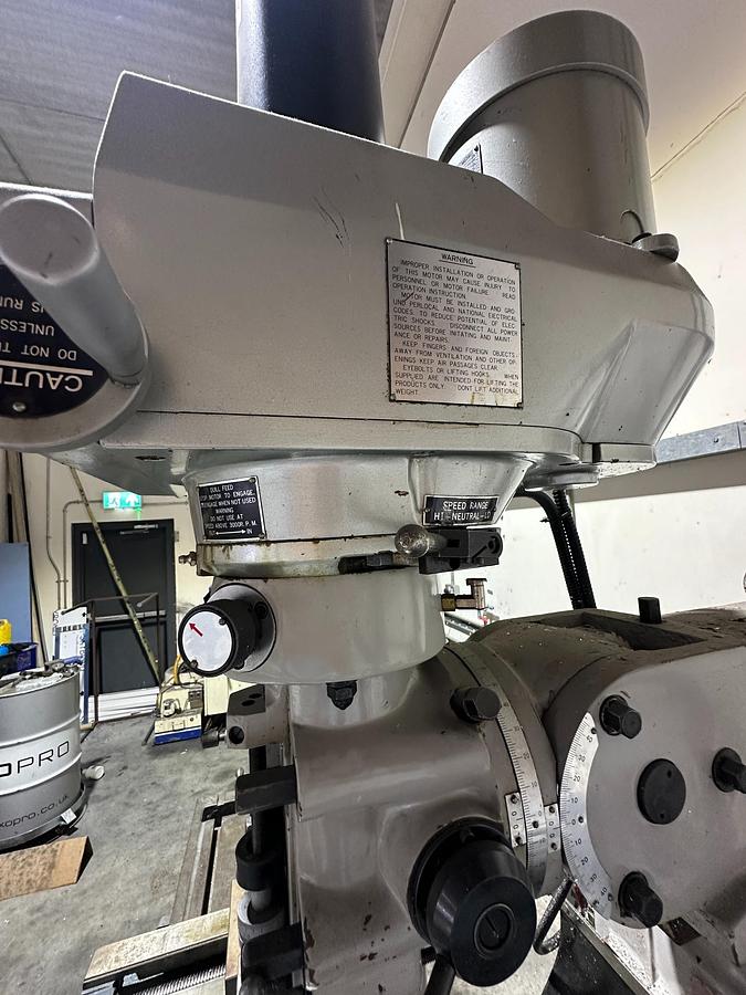 Used 1999 Extron K3V Manual Milling Machine for Sale Ireland | Newall DRO