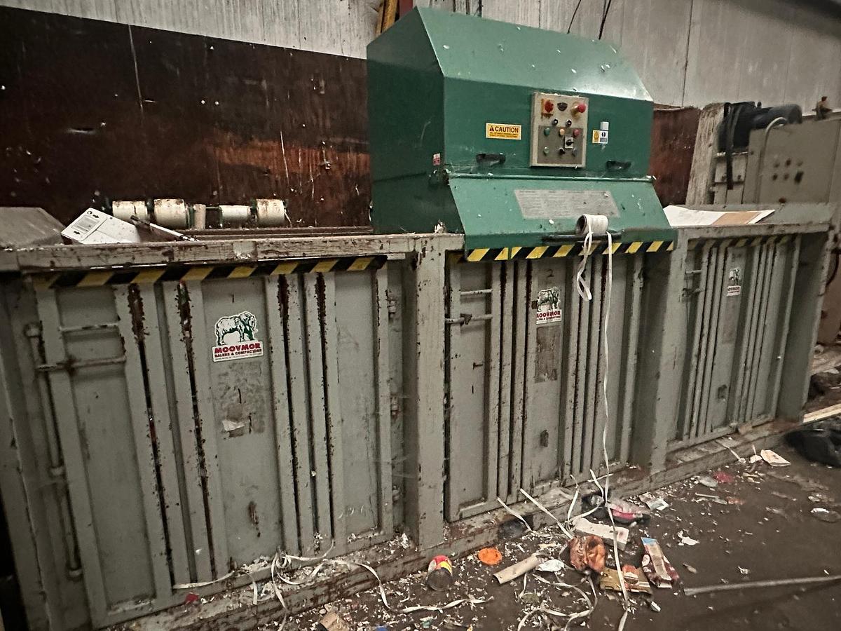 Used 2002 Moovmor Multi Chamber Baler