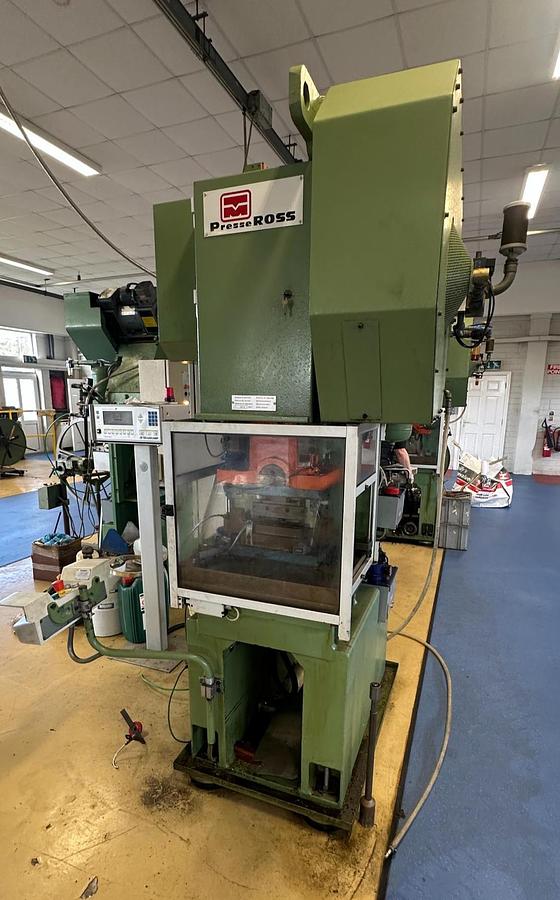 Used 2001 Presse Ross 40V-4 40 Ton Mechanical Press for Sale