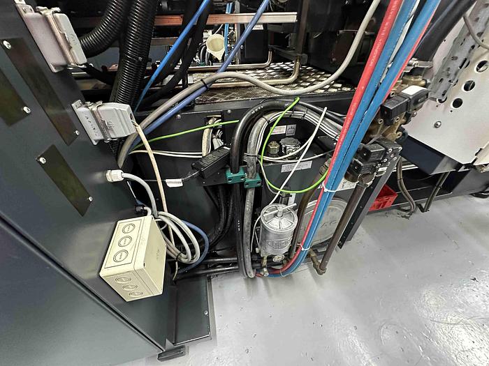 Used 2004 Demag System 60/420-80 Injection Moulding Machine